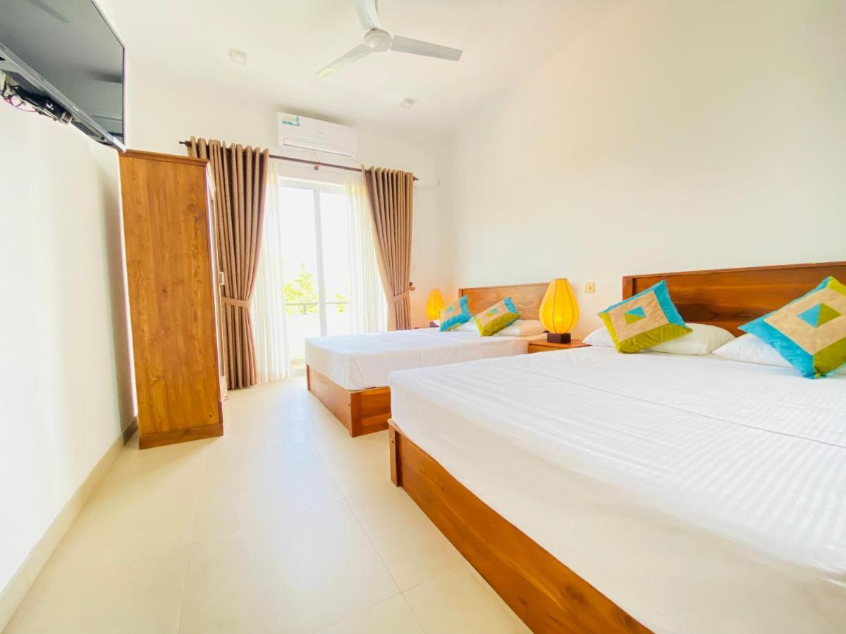 Srimadis Villa Near Airport - Негомбо Екстериор снимка