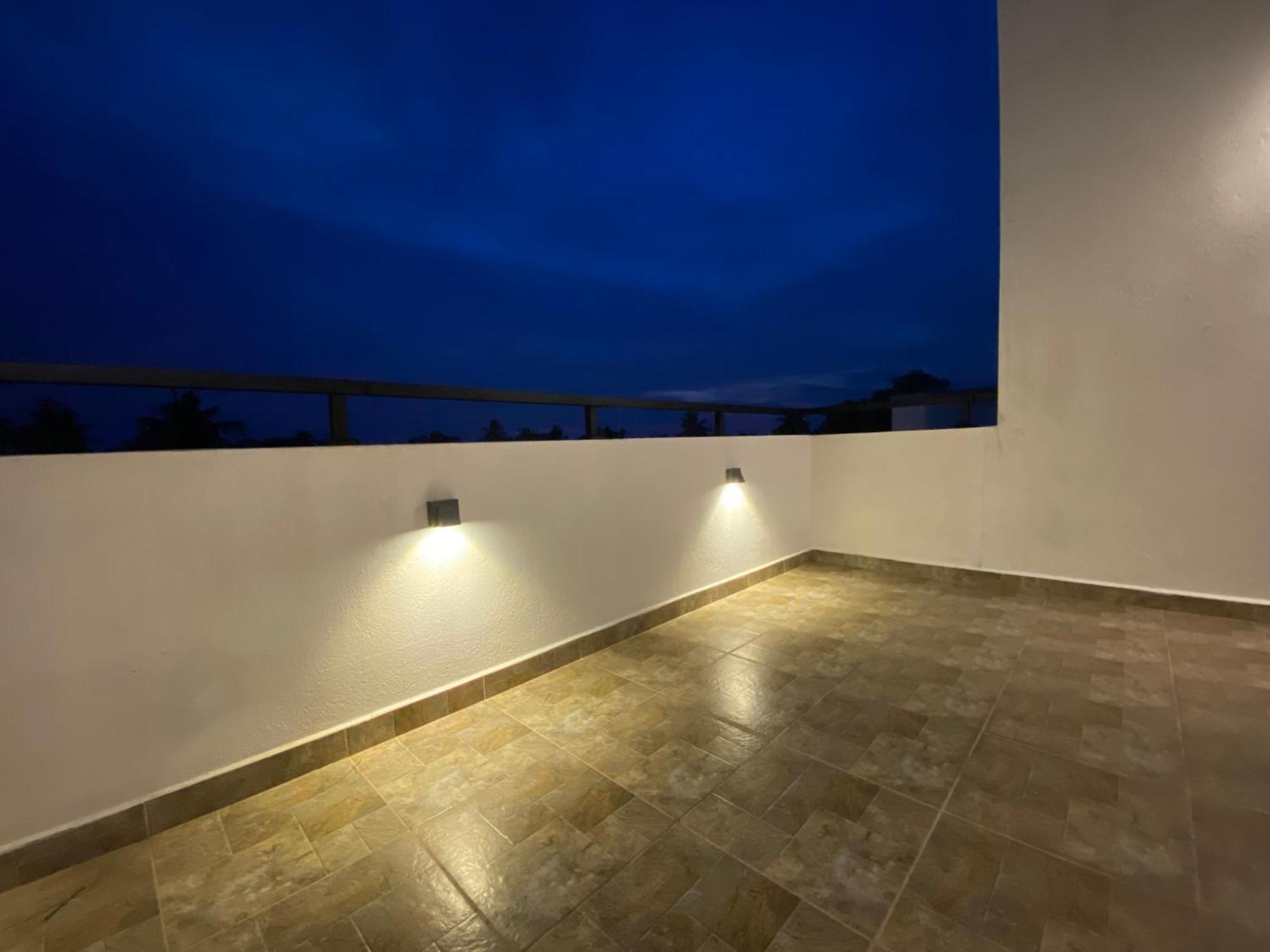 Srimadis Villa Near Airport - Негомбо Екстериор снимка